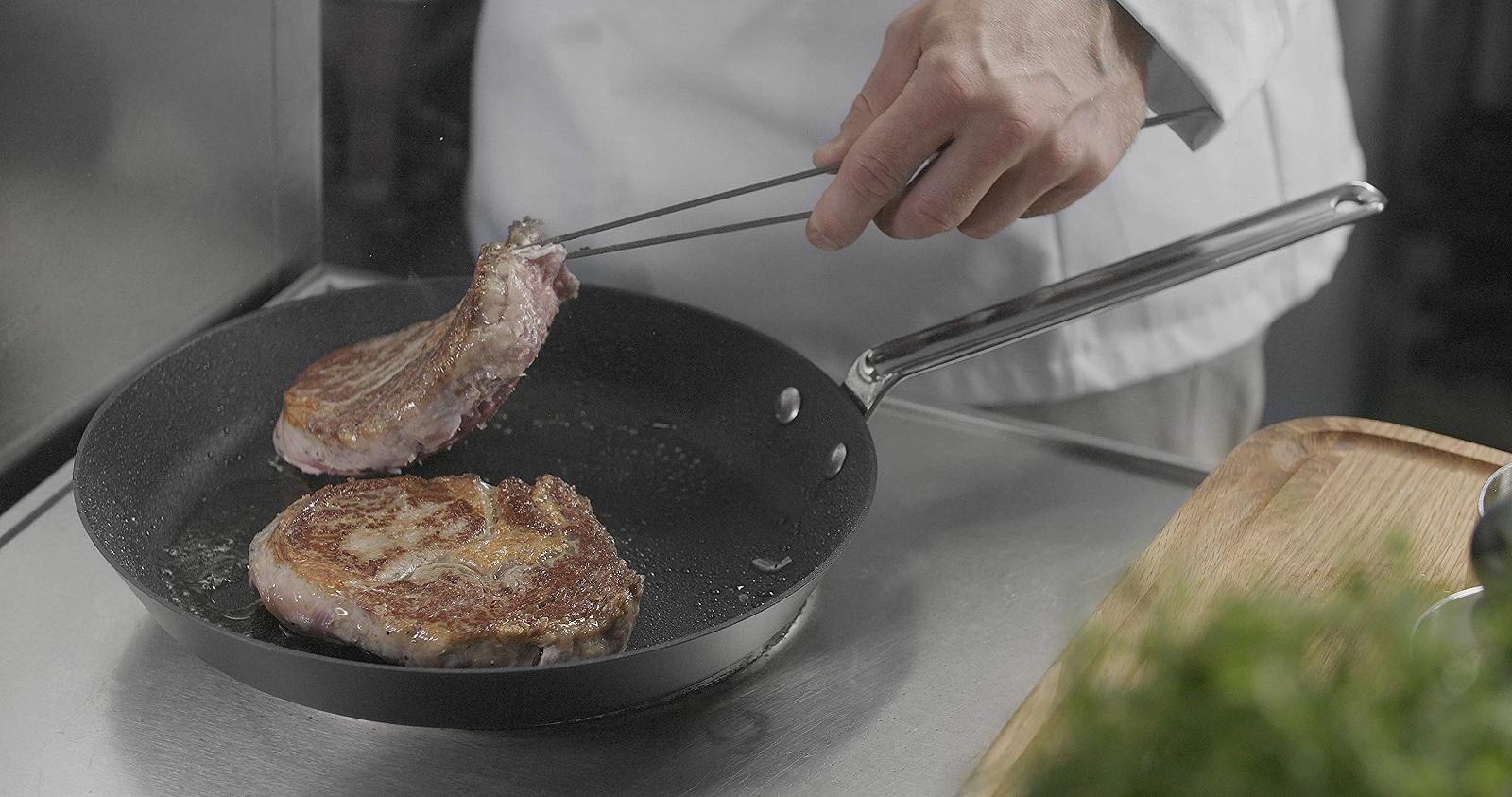 Сковорідка Scanpan TechnIQ Modern Induction 22 см Багатофункціональна сковорідка для всіх плит міцне Stratanium + антипригарне покриття придатна для духовки, фото №6 Сковорідка Scanpan TechnIQ Modern Induction 22 см Багатофункціональна сковорідка для всіх плит міцне Stratanium + антипригарне покриття придатна для духовки, фото №6