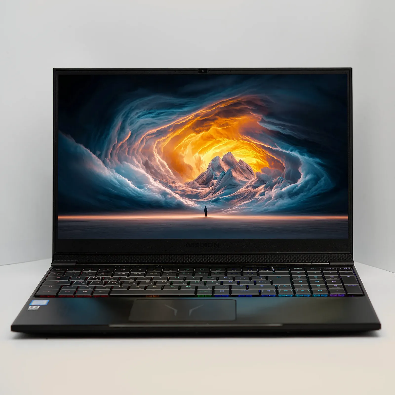 Ноутбук 15,6" Medion (Lenovo Group) Erazer X15805 | Intel Core i7-8750H | RAM 16 ГБ | IPS (1920x1080) Full HD | SSD 512 ГБ | HDD 1 ТБ | Nvidia GeForce RTX 2070 with Max-Q Desing, 8 ГБ | металевий корпус | Win10 б/в (5062), фото №1