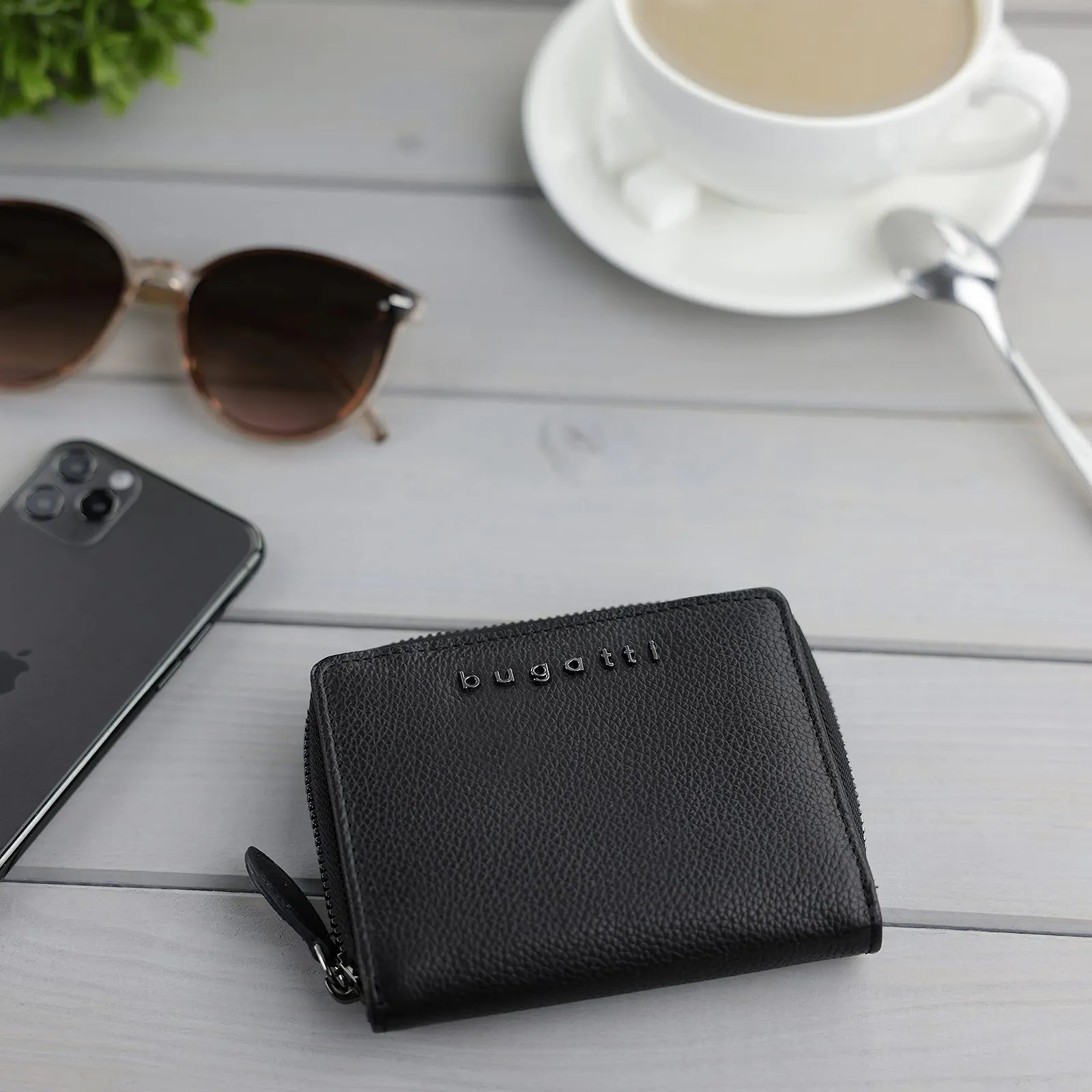 Кошелек Bugatti Bella Zip из натуральной кожи с защитой RFID, фото №6 Кошелек Bugatti Bella Zip из натуральной кожи с защитой RFID, фото №6