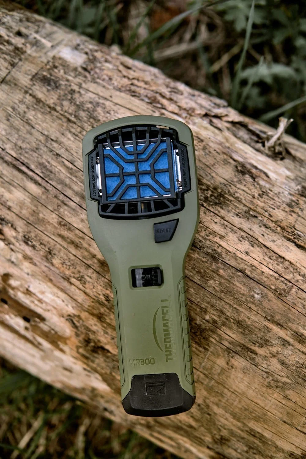 Портативное устройство для отпугивания комаров Thermacell Handheld MR-300 оливковый зеленый, фото №4
