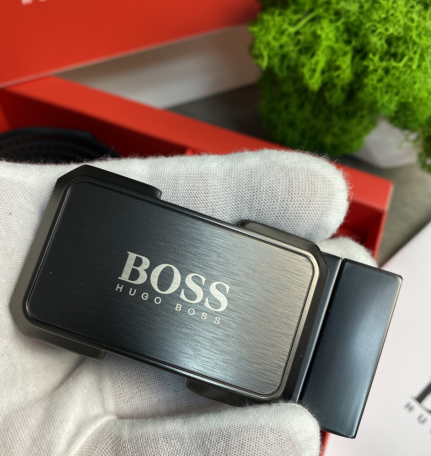 Ремень мужской кожаный брендовый с двумя пряжками в подарочной упаковке Hugo Boss, фото №5 Ремень мужской кожаный брендовый с двумя пряжками в подарочной упаковке Hugo Boss, фото №5