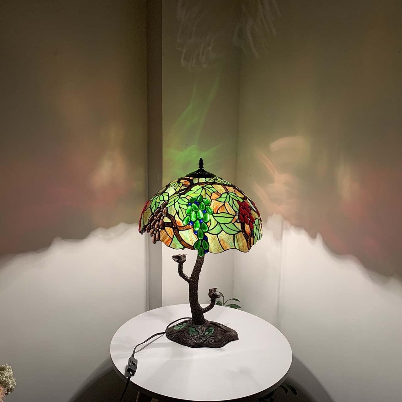 Настільна лампа Bieye Tiffany Style L30765 Виноград Вітражне скло Мозаїчна основа у формі стовбура дерева Висота 24 дюйми, фото №2