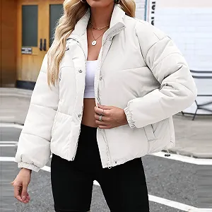 Жіноча зимова куртка Yoisdtxc Укорочена однотонна з коміром-стійкою, довгими рукавами, на блискавці, вільна коротка synthetic.ua - Фото 1