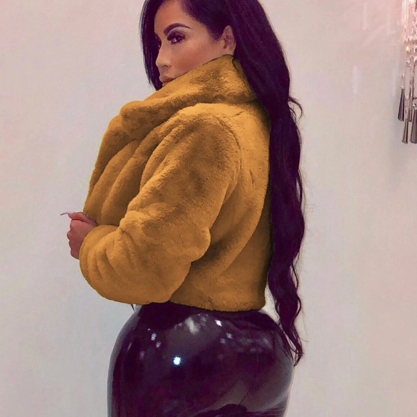 Куртка Зимова зі штучного хутра Жіноча Коротка, фото №5 Куртка Зимова зі штучного хутра Жіноча Коротка, фото №5