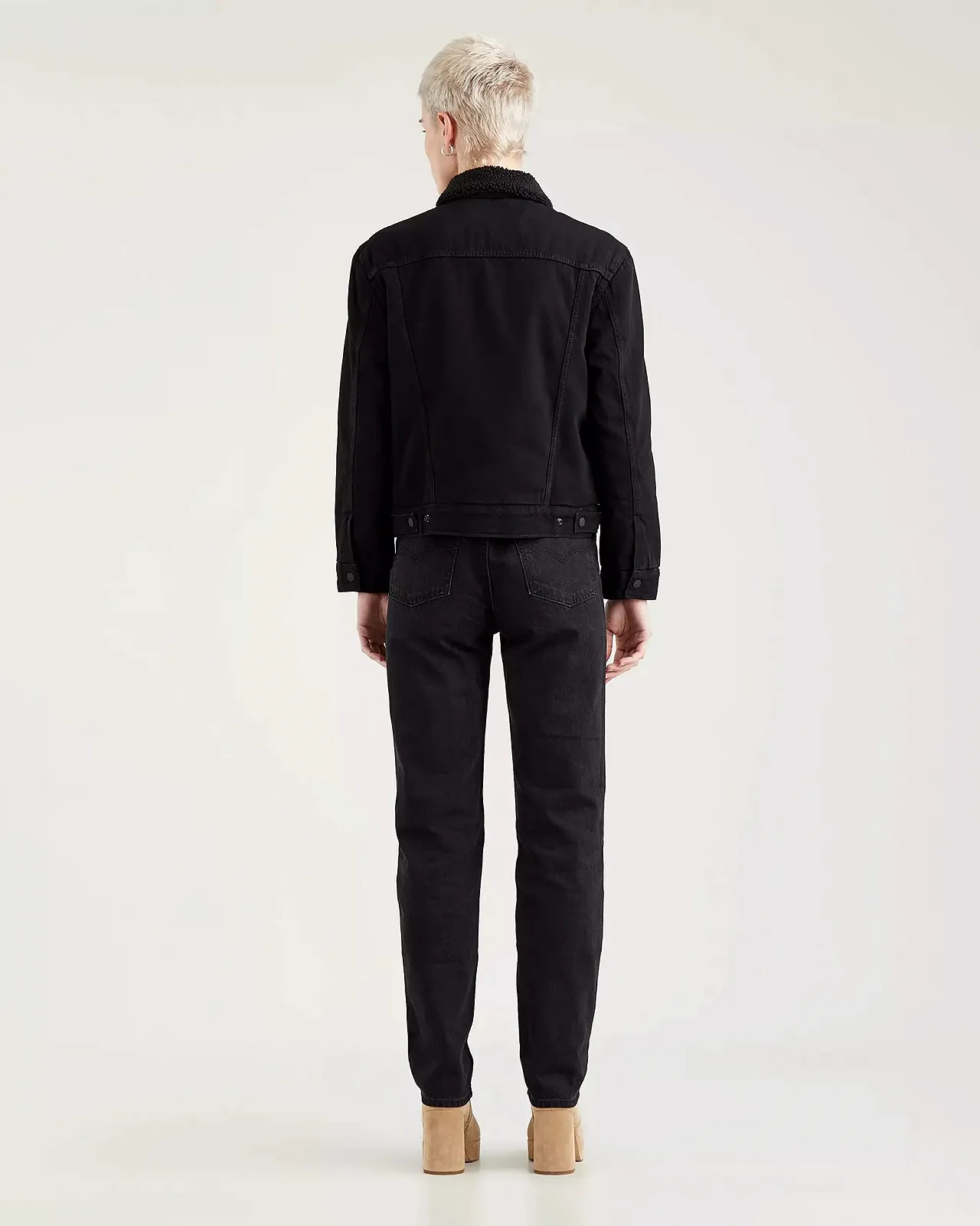 Жіноча джинсова куртка LEVIS EX BF SHERPA TRUCKER Yes Black - XXS, фото №2 Жіноча джинсова куртка LEVIS EX BF SHERPA TRUCKER Yes Black - XXS, фото №2