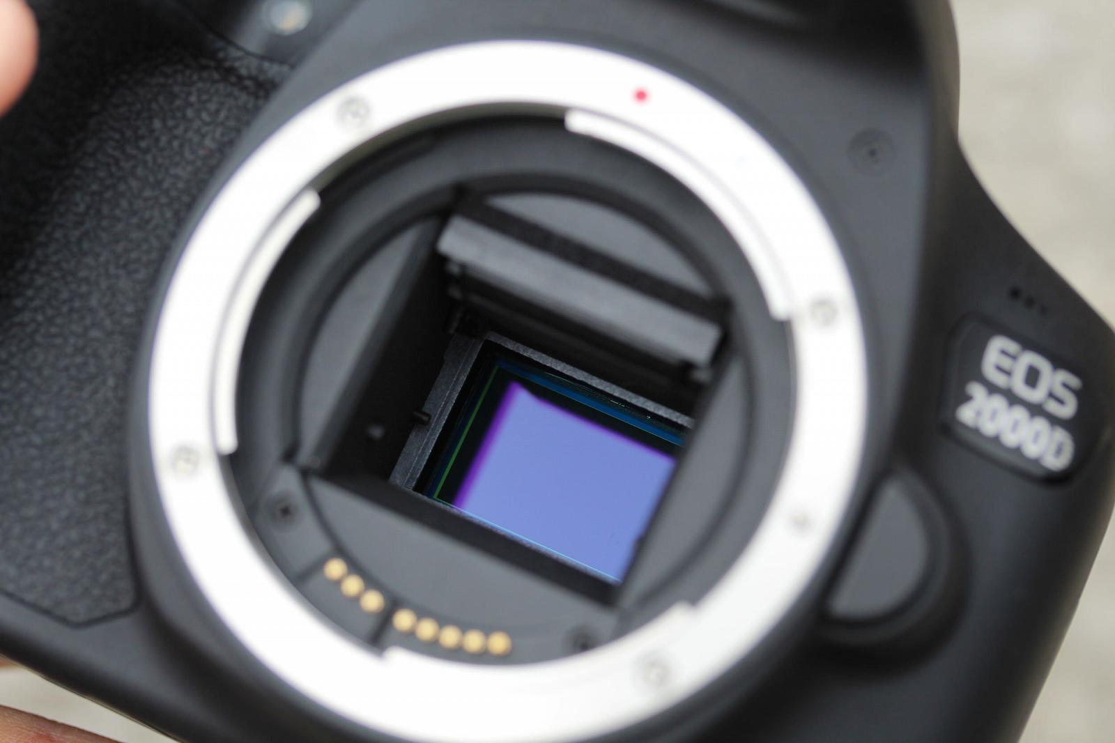 Зеркальный фотоаппарат Canon EOS 2000D (Rebel T7) 25Мп / CMOS / Full HD 30fps / 3Х зум / Wi-Fi / Bluetooth / NFC / Черный + объектив Canon EF-S 18–55 мм f/3.5–5.6 III, фото №8