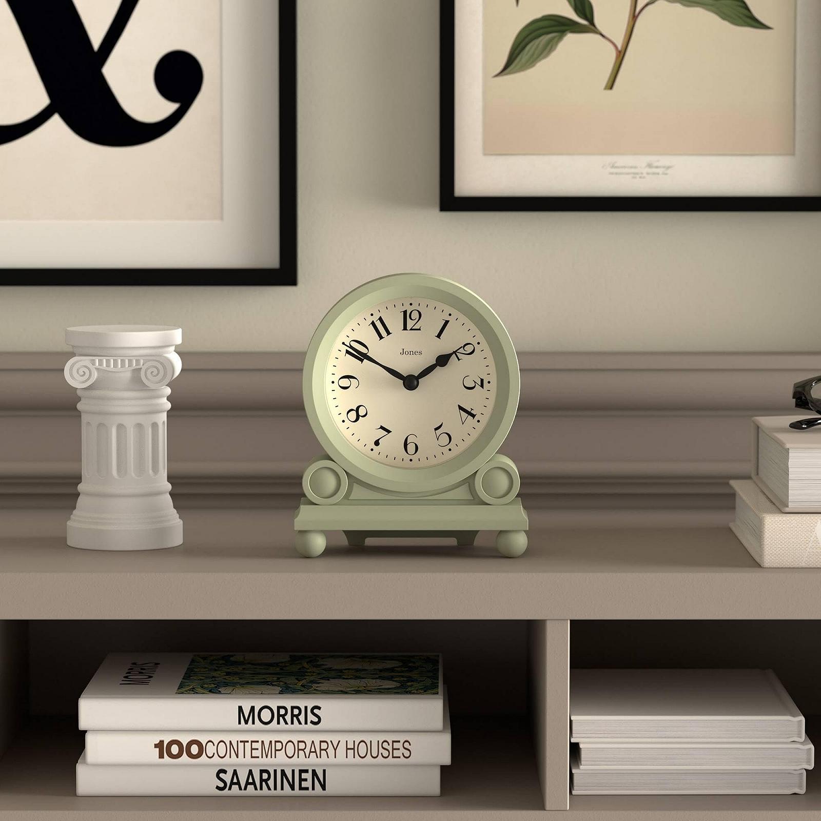 Настільний годинник JONES CLOCKS Maida Vale для каміна | Маленький традиційний настільний годинник | Шавлієво-зелений | Гарний і чарівний, ідеально підходить для каміна, книжкової полиці або тумбочки, фото №3