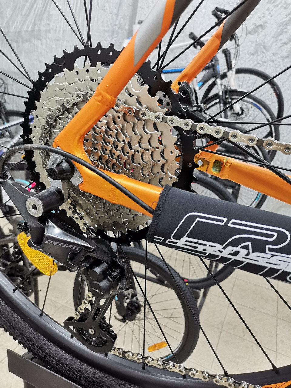 Велосипед найнер Crosser X880 29 Shimano DEORE 1*12 рама 19 2021 сіро-жовтогарячий, фото №8 Велосипед найнер Crosser X880 29 Shimano DEORE 1*12 рама 19 2021 сіро-жовтогарячий, фото №8