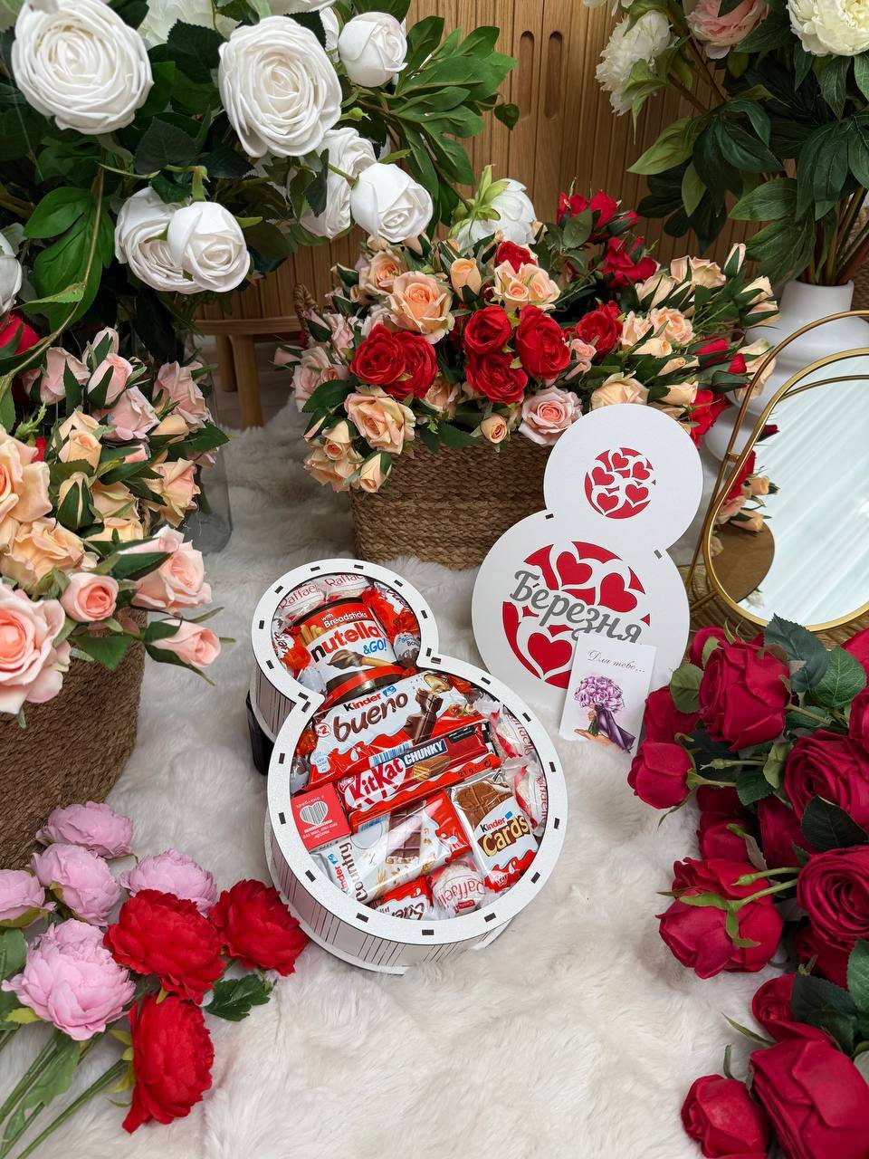 Подарунковий набір солодощів на 8 березня для дівчини, фото №9 Подарунковий набір солодощів на 8 березня для дівчини, фото №9