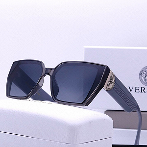 Жіночі сонцезахисні окуляри сірі Versace для відпочинку synthetic.ua - Фото 1