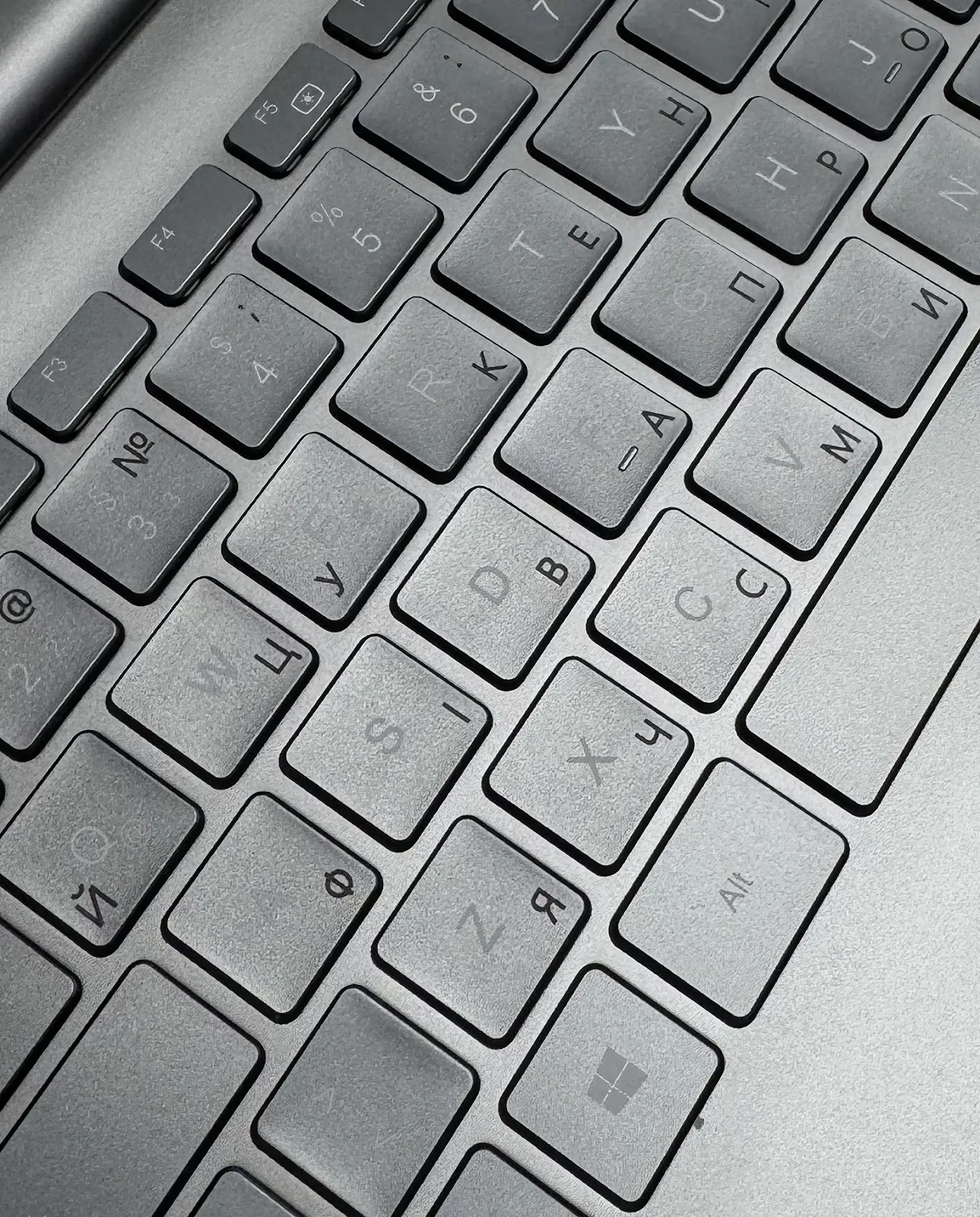 Ноутбук 15.6'' Medion (Lenovo Group) Akoya P6645 | Intel Core i7-8565U | IPS (1920x1080) FullHD | RAM 8 ГБ | SSD 256 ГБ | Nvidia GeForce MX250 | Intel UHD Graphics 620 | Металевий корпус | Win11 (4971), фото №1