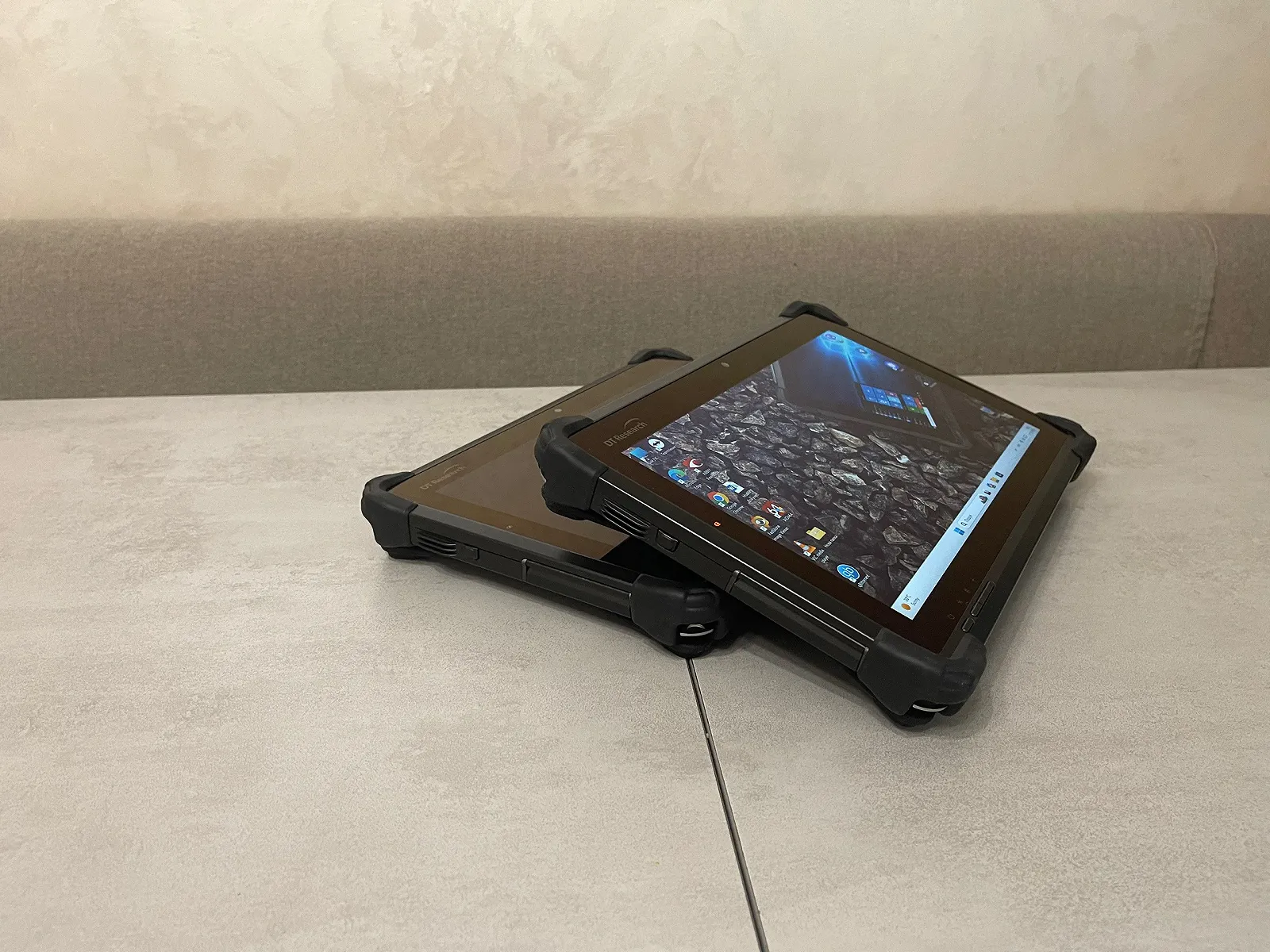 Защищенный планшет DT Research DT311T 11,6" FHD IPS i5-8250U 16 ГБ 256 ГБ Пассивное бесшумное охлаждение, фото №3 Защищенный планшет DT Research DT311T 11,6" FHD IPS i5-8250U 16 ГБ 256 ГБ Пассивное бесшумное охлаждение, фото №3