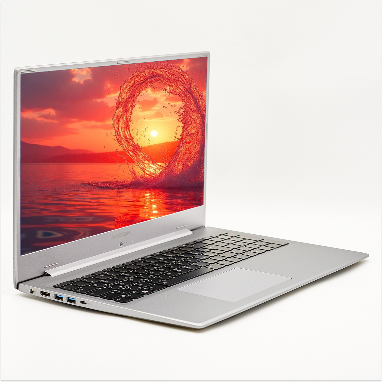Ноутбук 17,3" Medion (Lenovo Group) Akoya P17607 Intel Core i7-10510U RAM 32 ГБ SSD 1 ТБ + HDD 1.5 ТБ Nvidia GeForce Win10 (4599), фото №3
