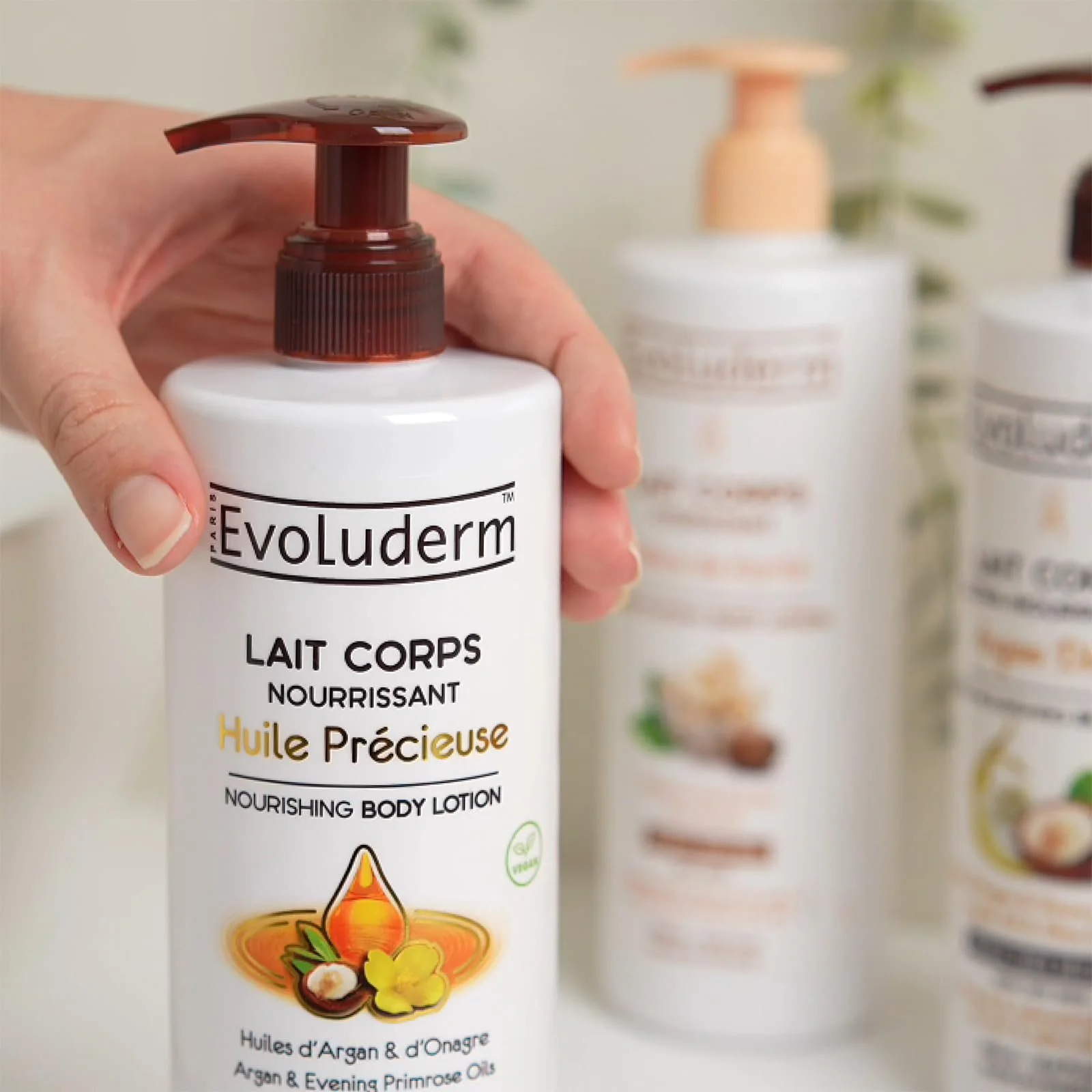 Молочко для тіла EVOLUDERM Ultra Nourishing Precious Oil - 500 мл, фото №2