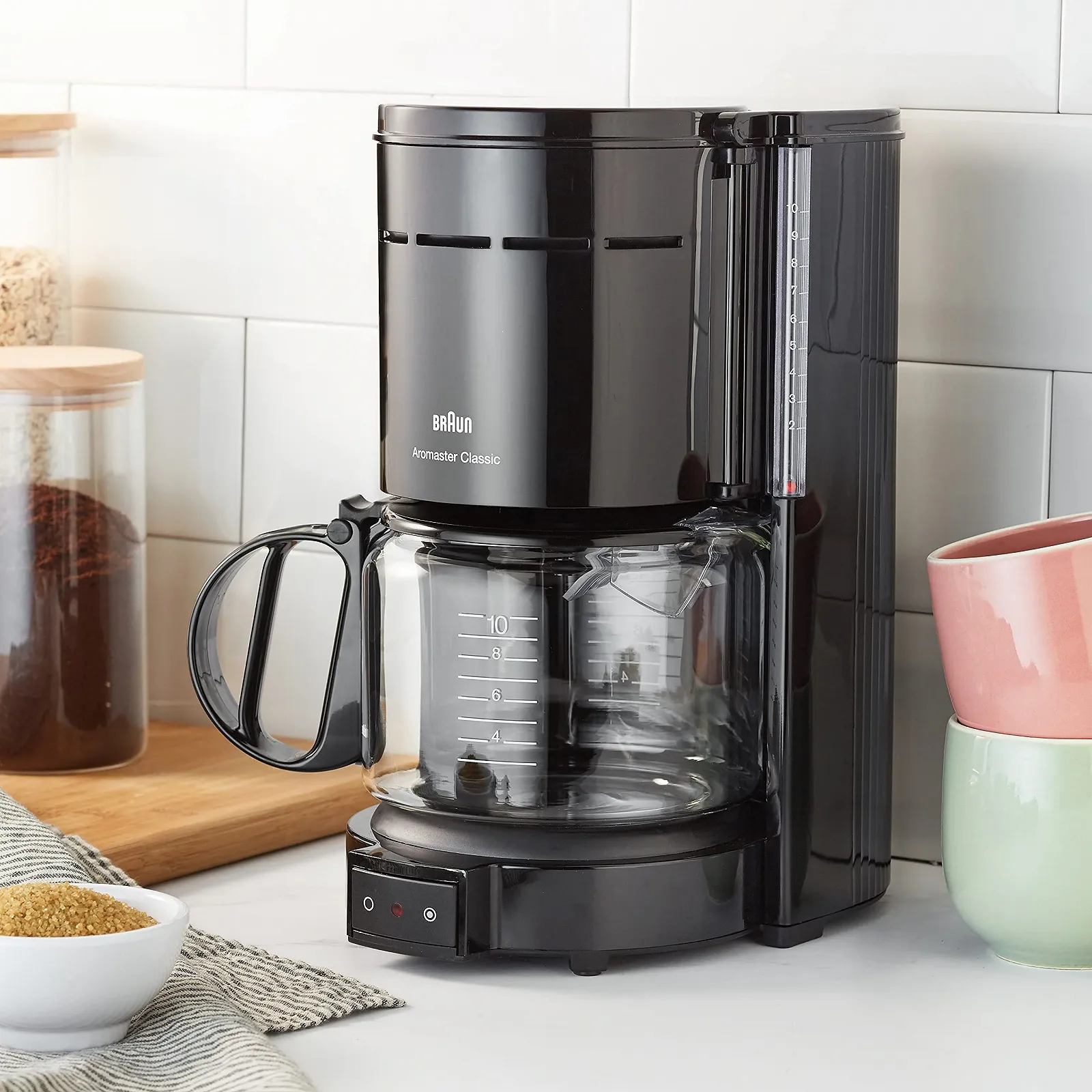 Кофеварка Braun KF 47 BK со стеклянным кувшином для классического фильтрованного кофе, ароматический кофе благодаря системе OptiBrew, система «капля-стоп», автоматическое отключение, черная, фото №5 Кофеварка Braun KF 47 BK со стеклянным кувшином для классического фильтрованного кофе, ароматический кофе благодаря системе OptiBrew, система «капля-стоп», автоматическое отключение, черная, фото №5