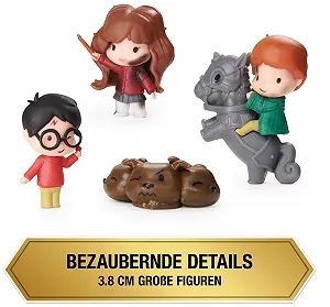Подарунковий набір колекційних фігурок Wizarding World Harry Potter Micro Magical Moments Harry Potter, Ron Weasley, Hermione Granger, Fluffy Dog With Display Box synthetic.ua - Фото 1