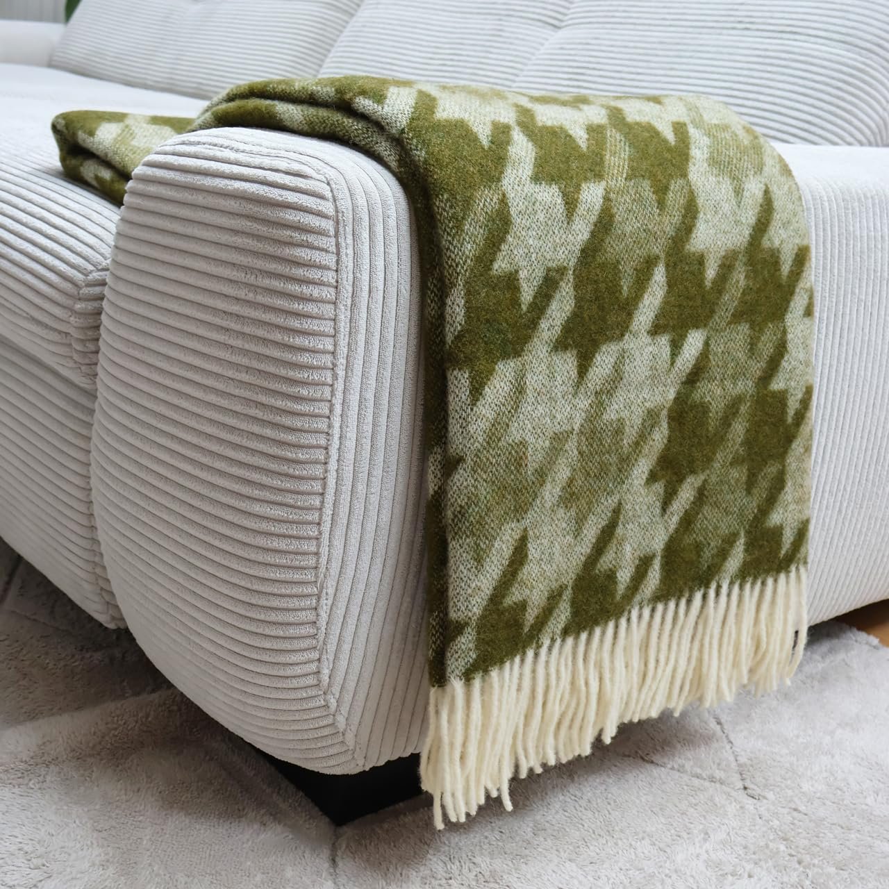 Одеяло GLAESER Fair de Luxe, Одеяло для дивана, Одеяло для кушетки, Мягкое покрывало, Пушистое и приятное (Новозеландская шерсть, Bianco V-Olive Drab 3), фото №2