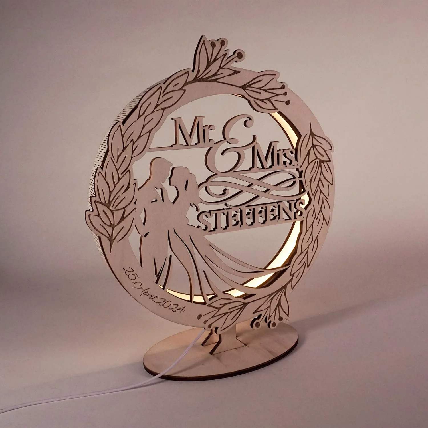 Настільна лампа "Mr. & Mrs." персоналізована дерев'яна USB, фото №1