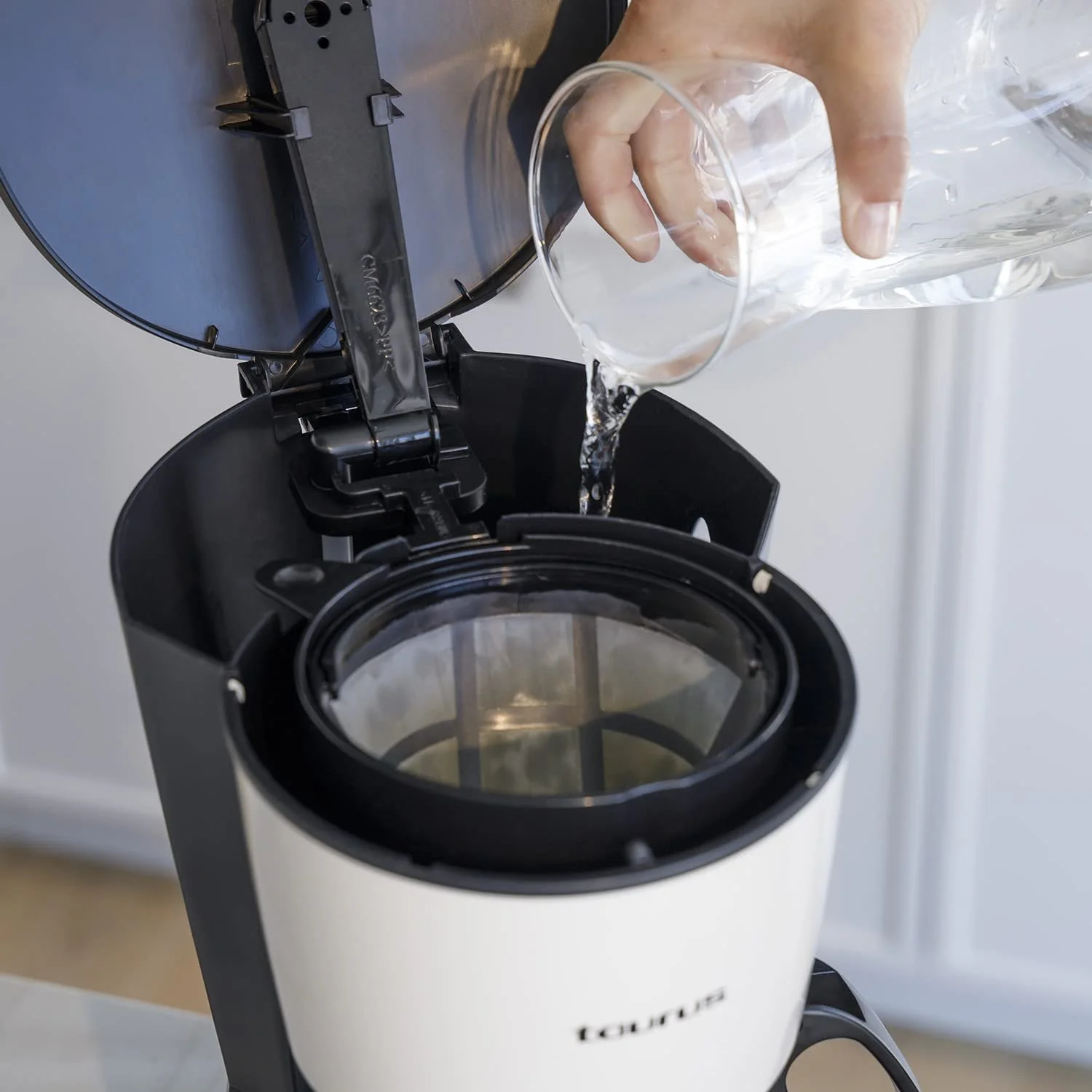 Кофеварка Taurus Vintage Digital Cream Программируемая, 1.5L, Цифровой таймер 24 часа, LCD дисплей, 1000W, Постоянный фильтр, Защита от капель, Нагревательная пластина, Автоотключение Кремовый, фото №5