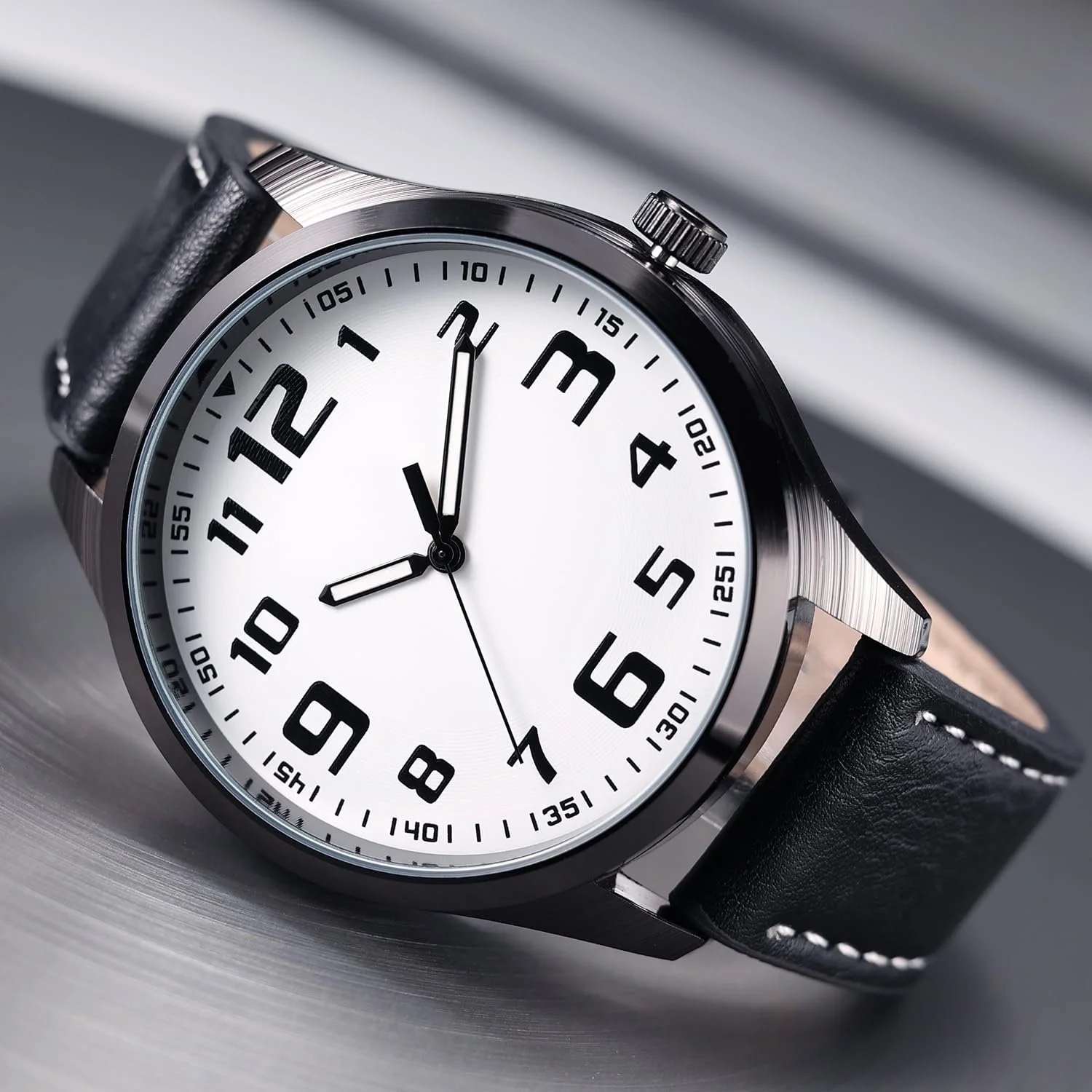 Мужские часы NUOVO с большим белым циферблатом, арабскими цифрами и черным ремешком, фото №2 Мужские часы NUOVO с большим белым циферблатом, арабскими цифрами и черным ремешком, фото №2