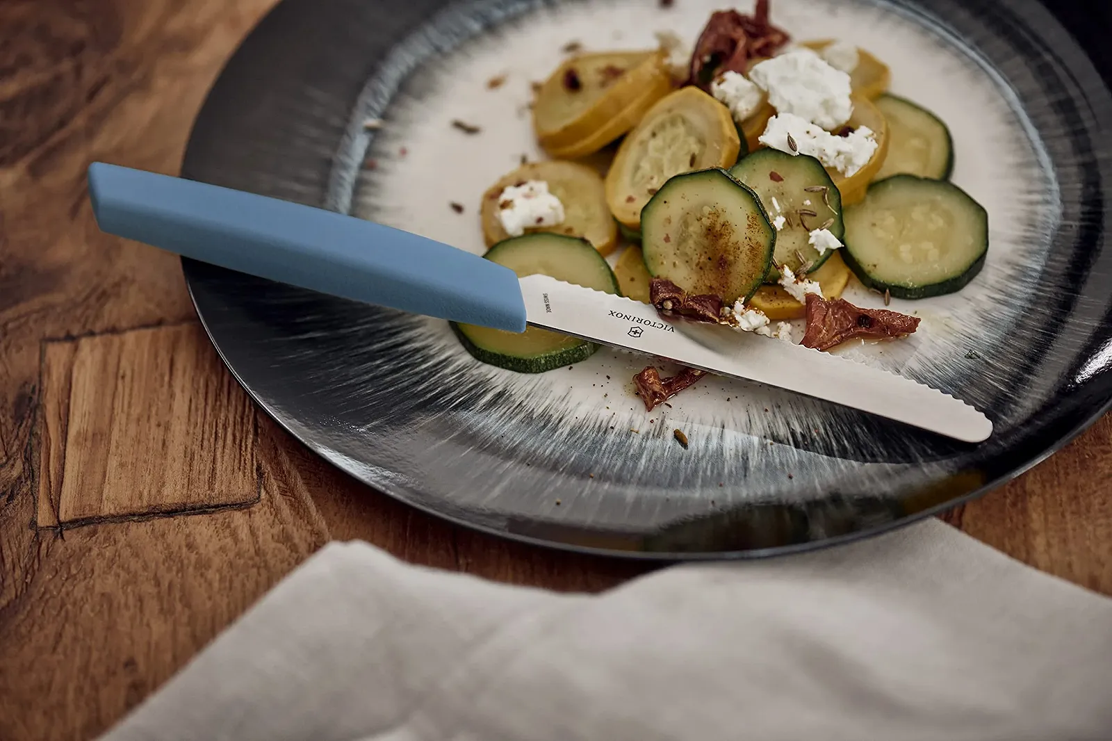 Набір столових приборів Victorinox Swiss Modern, 12 предметів для 6 осіб, волошковий синій, фото №4 Набір столових приборів Victorinox Swiss Modern, 12 предметів для 6 осіб, волошковий синій, фото №4