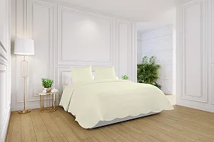 Покрывало Хлопок Autrefois Bastidon Однотонное с вышивкой 240 x 260 см Цвет слоновой кости + 2 наволочки 65 x 65 см synthetic.ua - Фото 1