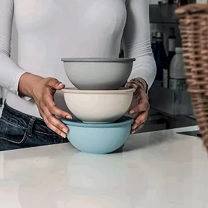 Набор мисок с крышками Guzzini Kitchen Active Design EVERYWHERE 3 штуки Разноцветный synthetic.ua - Фото 1