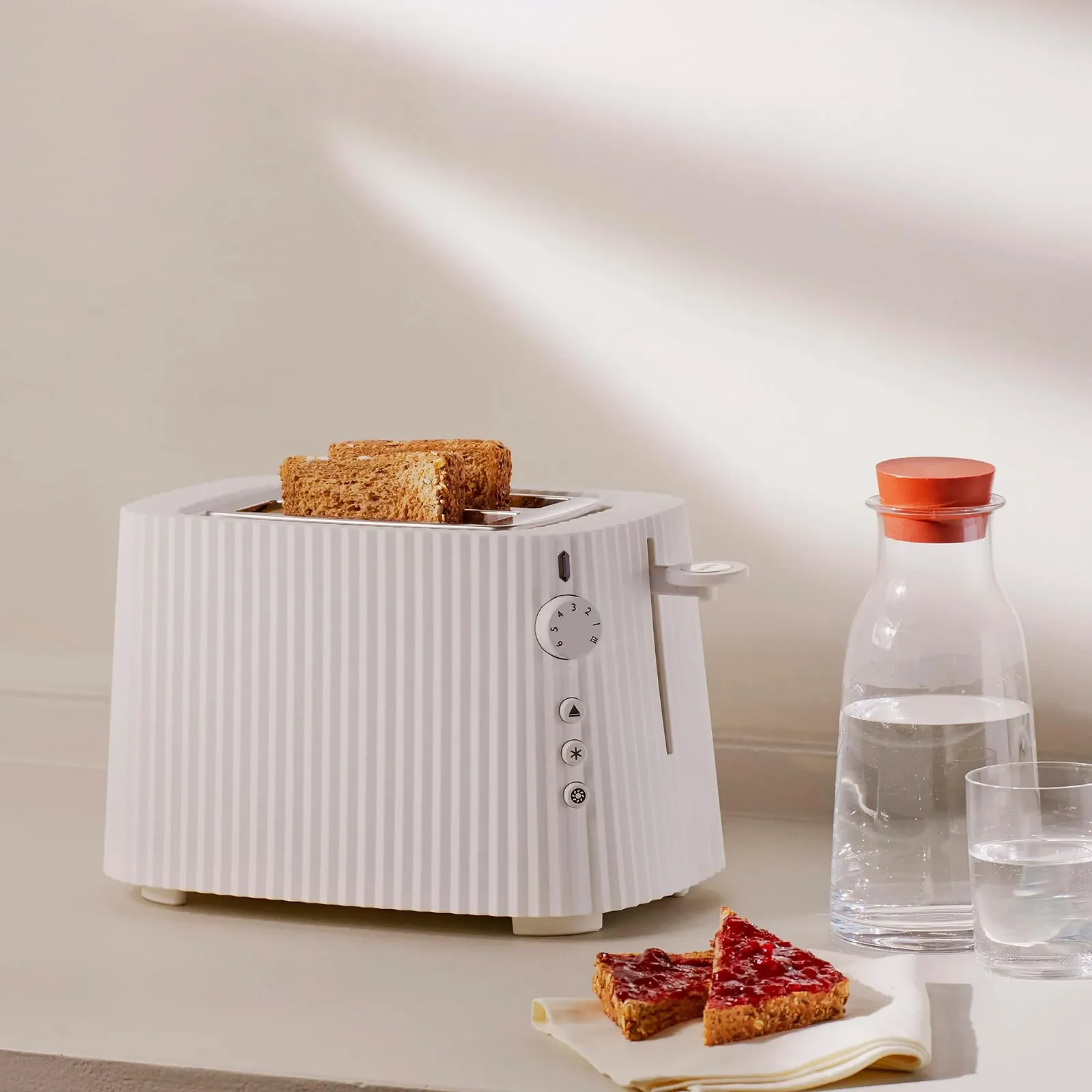 Тостер Alessi Plisse MDL08 W, 6 рівнів підсмажування, європейська вилка, 850 Вт, білий, фото №8 Тостер Alessi Plisse MDL08 W, 6 рівнів підсмажування, європейська вилка, 850 Вт, білий, фото №8