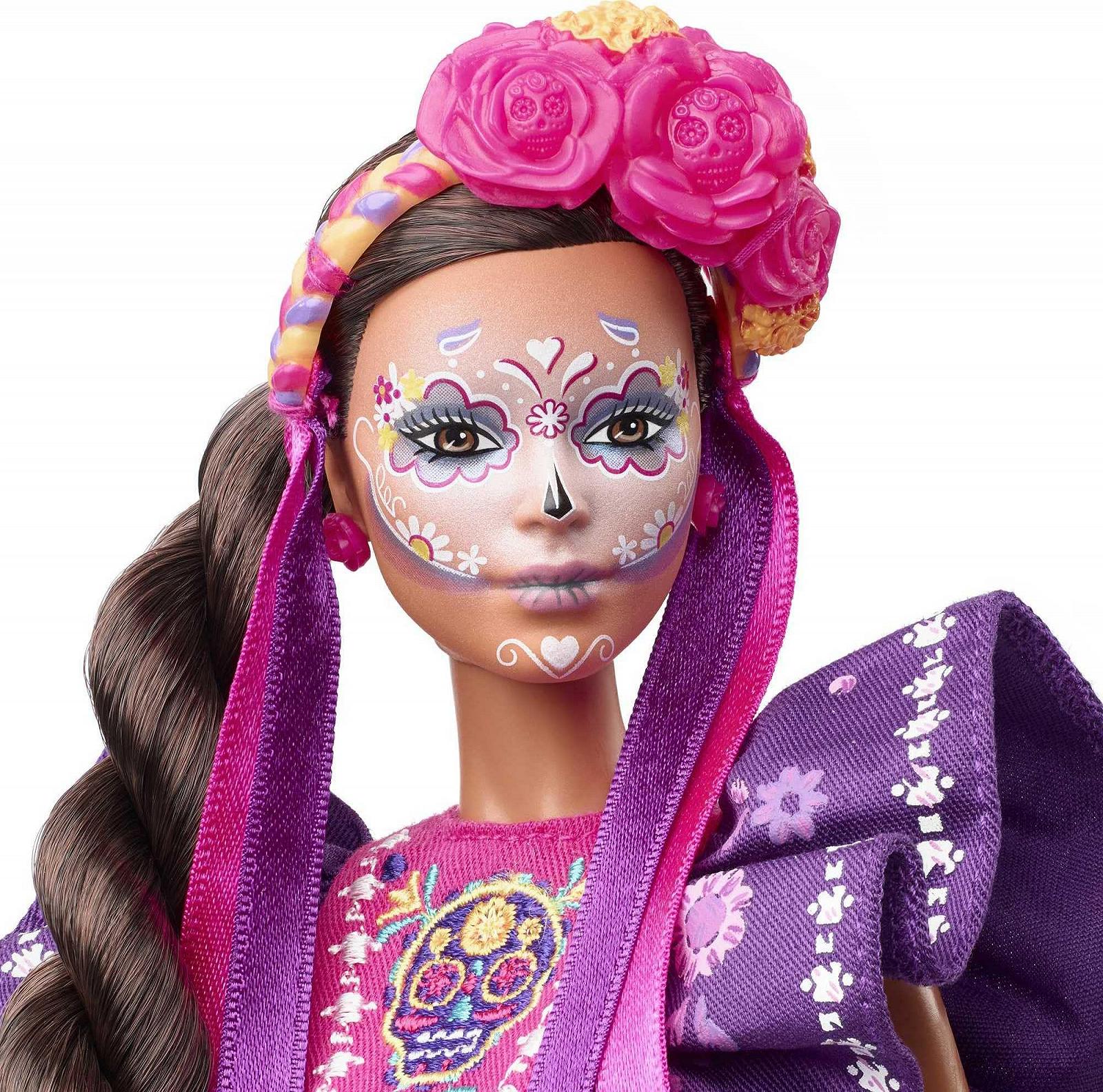 Кукла Barbie Día De Muertos 2022 в традиционном платье с рюшами, с цветочным венком и раскраской на лице Calavera, фото №3