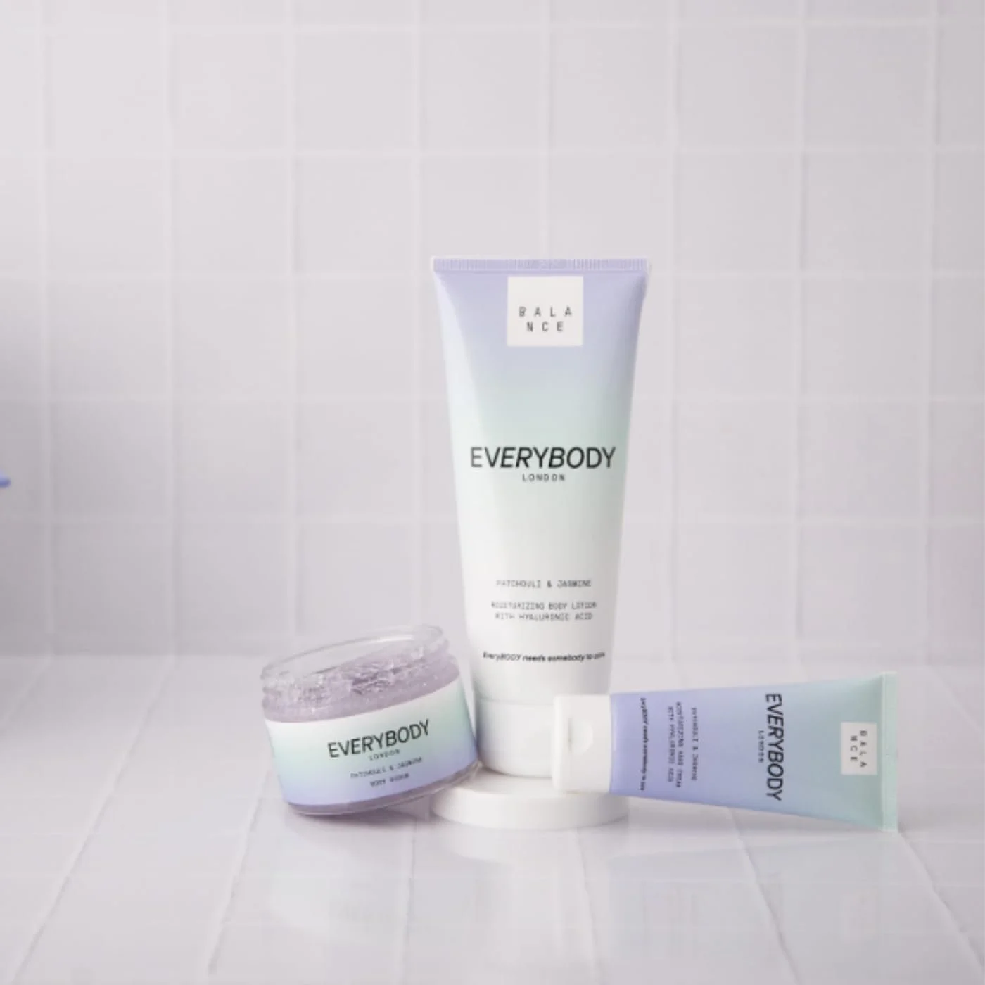 Лосьйон для тіла EVERYBODY LONDON Balance Зволожуючий з гіалуроновою кислотою, ароматом пачулі та жасмину, 200 мл, фото №2