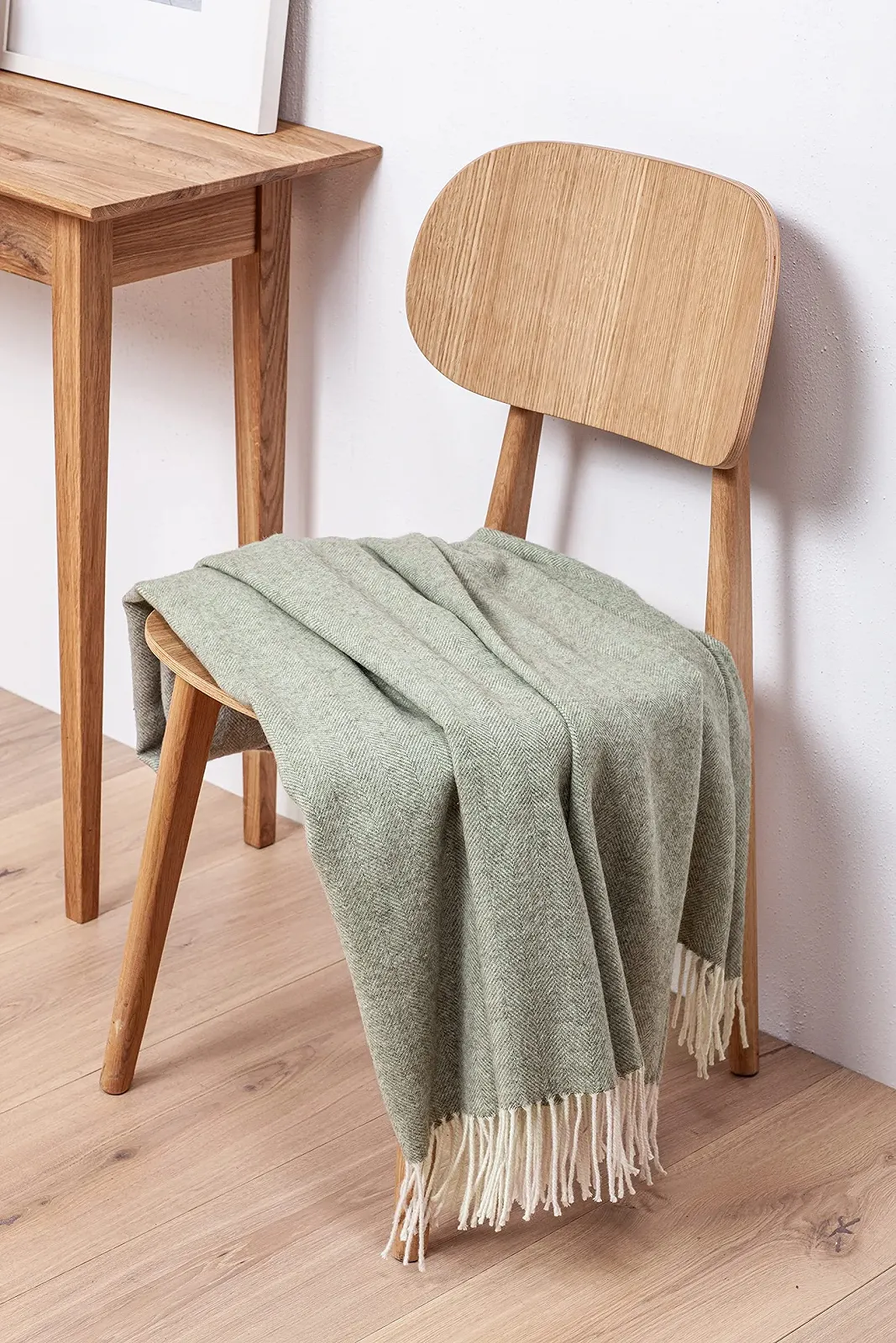 Одеяло Drobė HOME шерстяное из 100% чистой шерсти мериноса, 140 x 200 см, мохово-зеленый/белый, мягкое, однотонное одеяло из чистой шерсти с рисунком елочкой и бахромой, фото №7