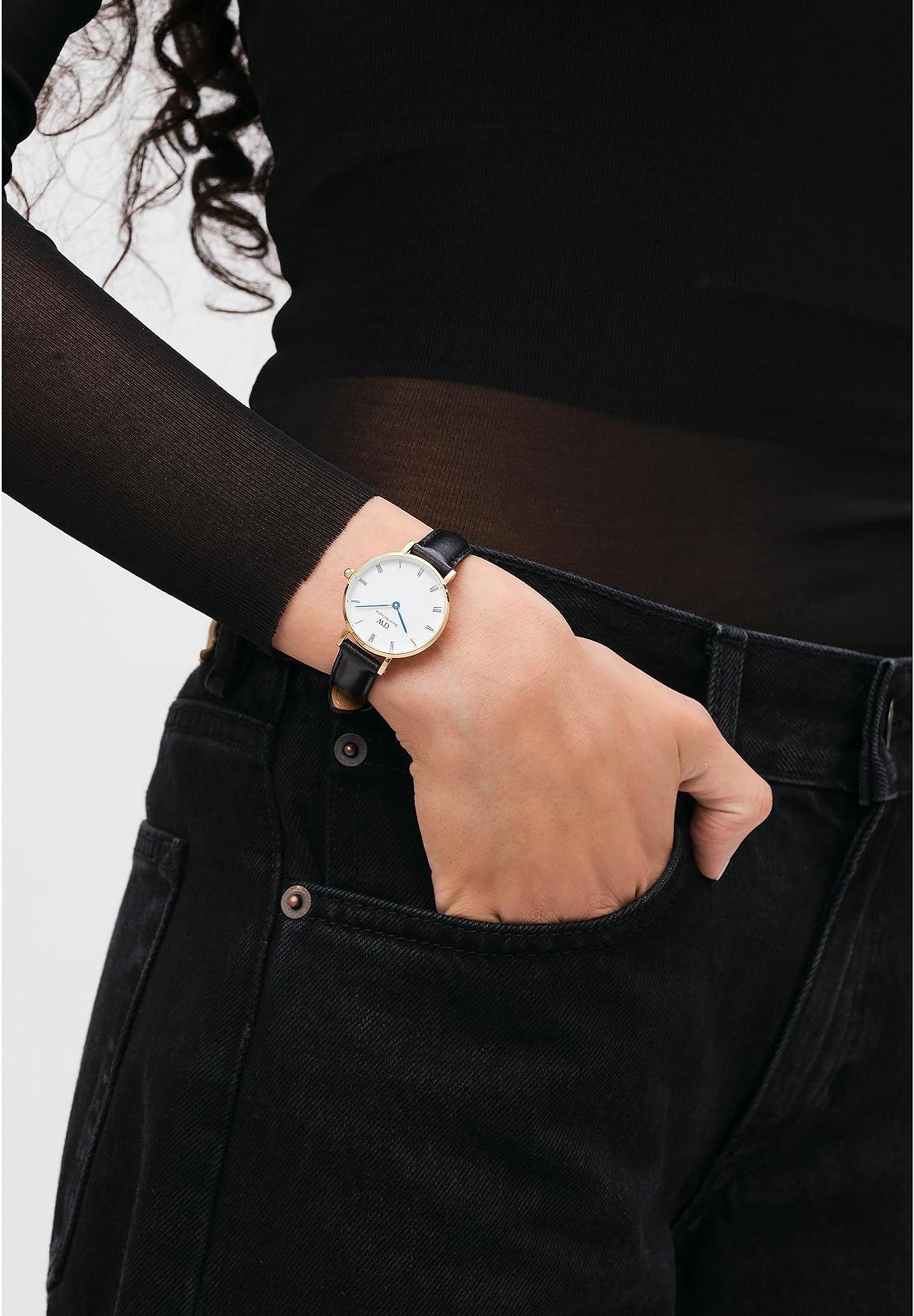 Женские часы Daniel Wellington Petite Roman Numerals, 28 мм, золото, Ремешок, фото №2 Женские часы Daniel Wellington Petite Roman Numerals, 28 мм, золото, Ремешок, фото №2