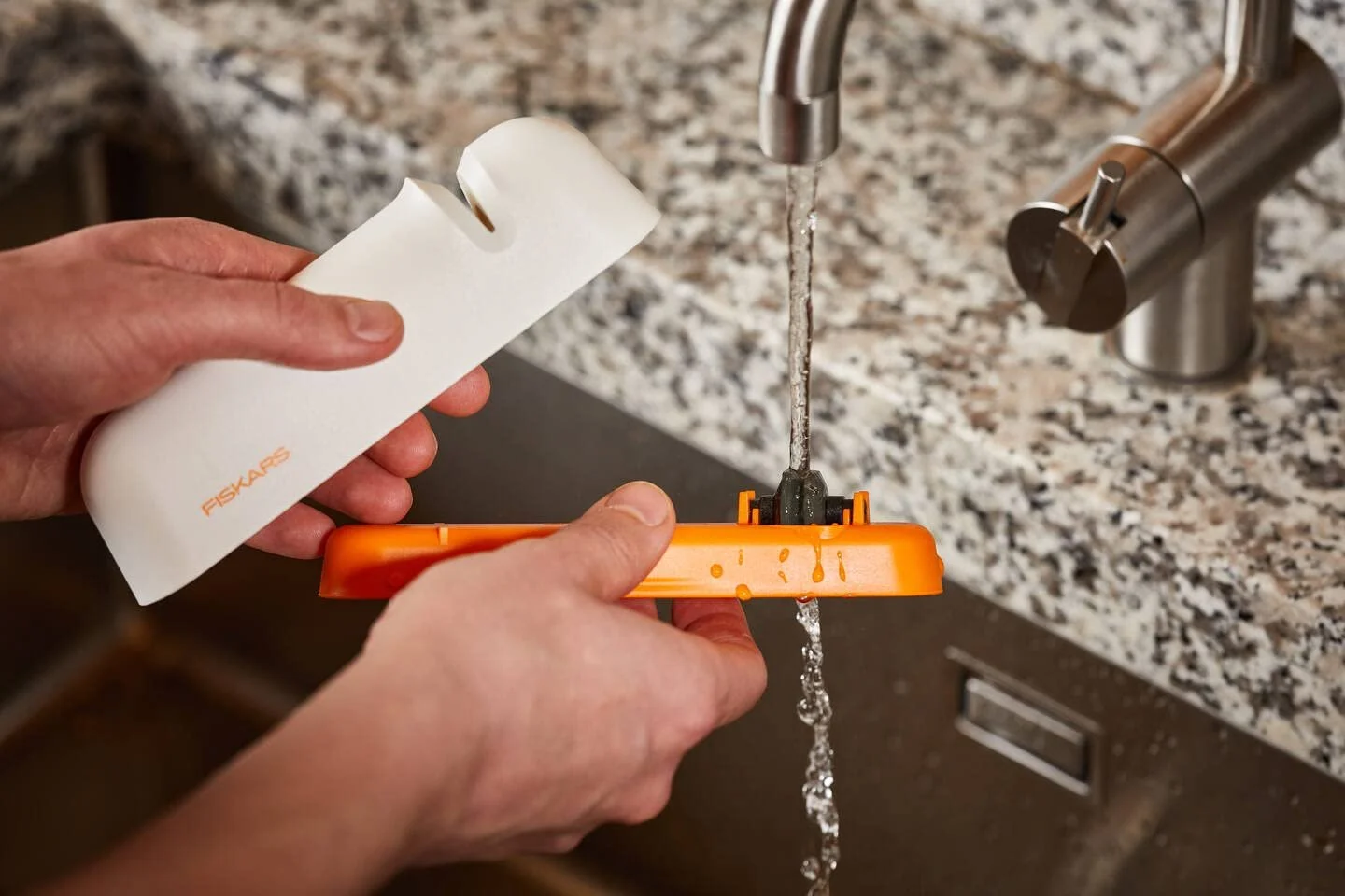 Точило для ножів Fiskars Functional Form Roll-Sharp Білий/помаранчевий, фото №15 Точило для ножів Fiskars Functional Form Roll-Sharp Білий/помаранчевий, фото №15