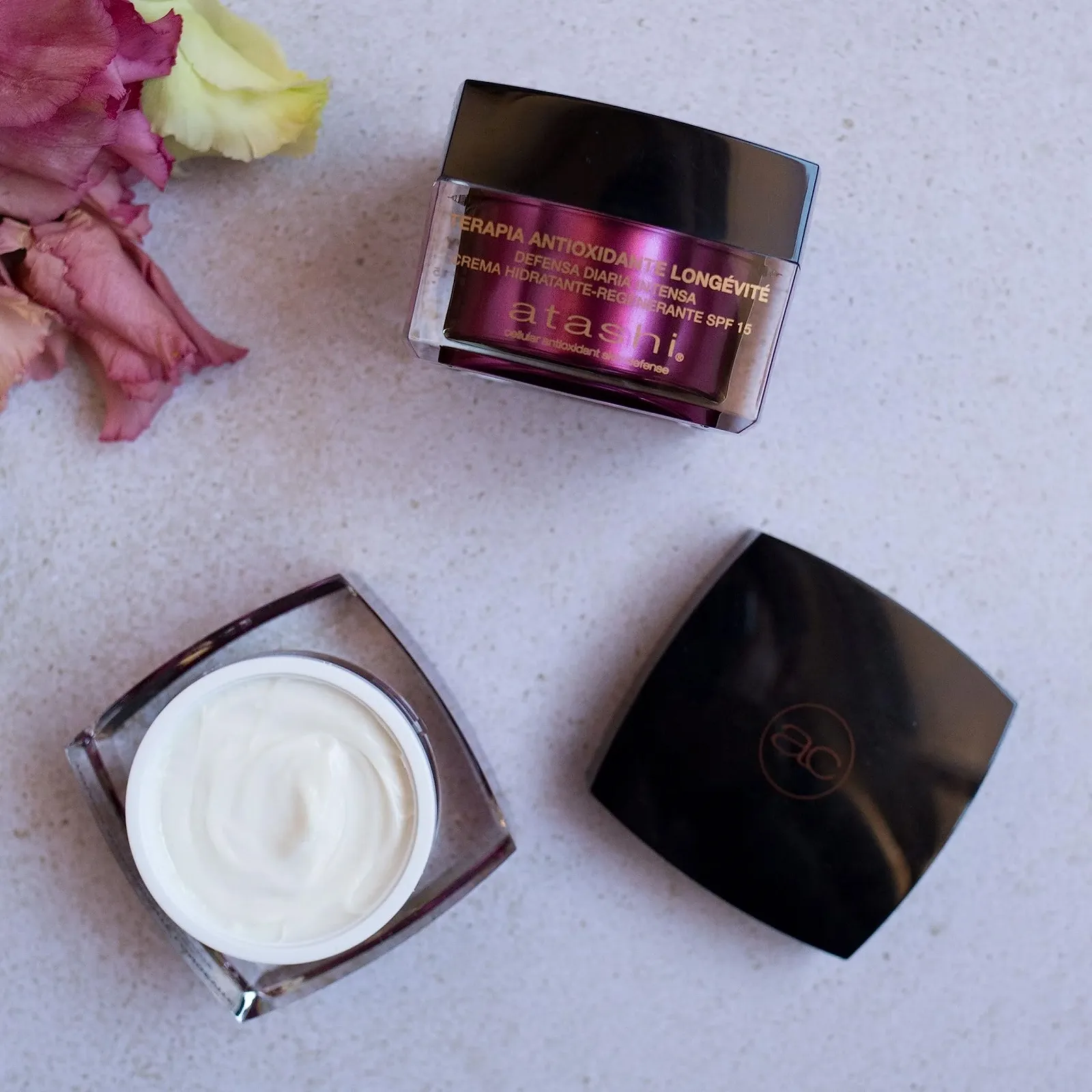 Денний крем Atashi Antioxidant Regenerating Moisturising SPF 15 гіалуронова кислота вітаміни C, E та CoQ10, фото №6
