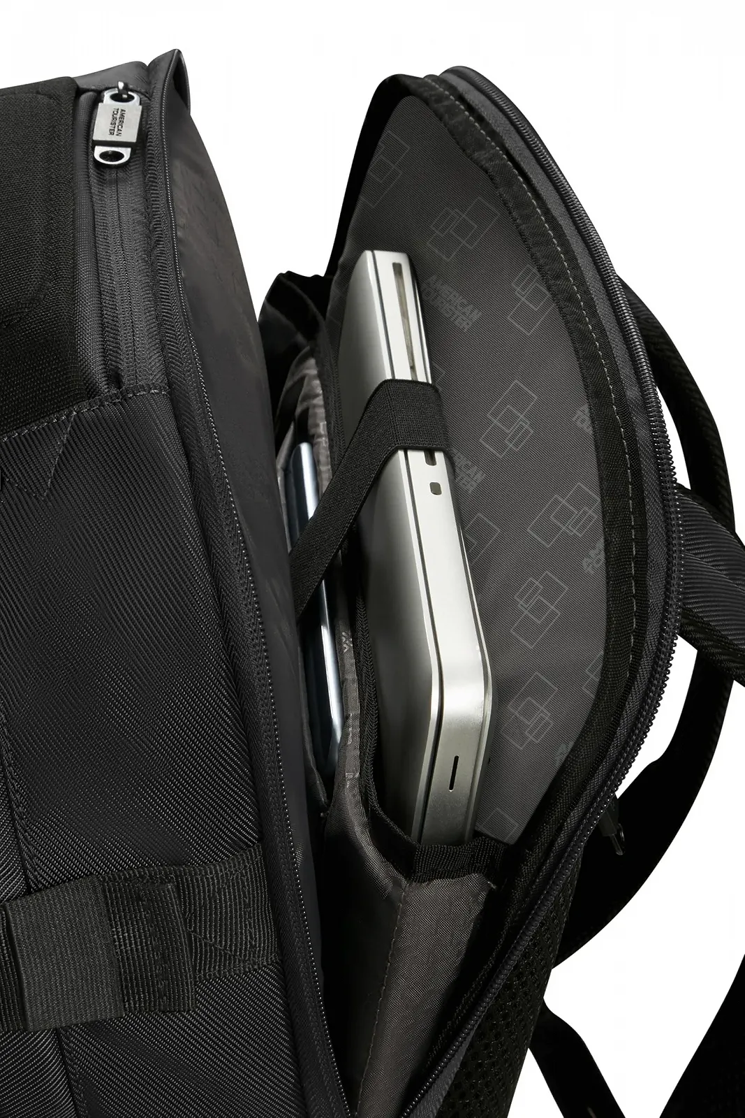 Рюкзак для ноутбука American Tourister Urban Track 15.6 дюйма 45 см 29 L Asphalt Black, фото №6 Рюкзак для ноутбука American Tourister Urban Track 15.6 дюйма 45 см 29 L Asphalt Black, фото №6
