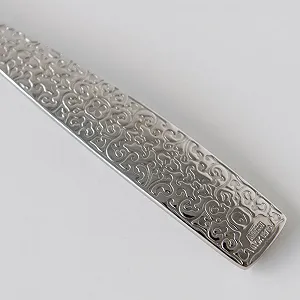 Ложка столовая Alessi, нержавеющая сталь 18/10, полированная, с рельефным декором, серебряная synthetic.ua - Фото 1