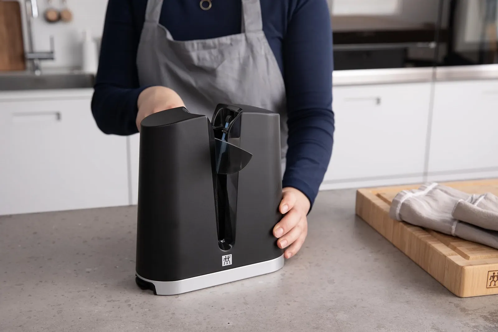 Точилка для ножей Zwilling V-Edge V-образная керамическая черная 1001799, фото №2