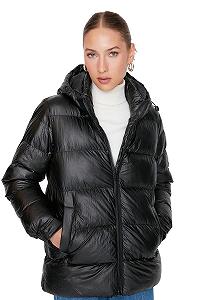 Пуховик TRENDYOL Regular Однотонная Зимняя synthetic.ua - Фото 1