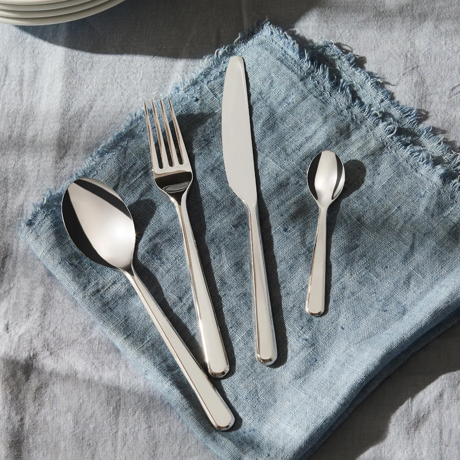 Набір столових приборів Alessi Amici BG02S24, 24 шт., нержавіюча сталь 18/10, срібний, фото №5 Набір столових приборів Alessi Amici BG02S24, 24 шт., нержавіюча сталь 18/10, срібний, фото №5