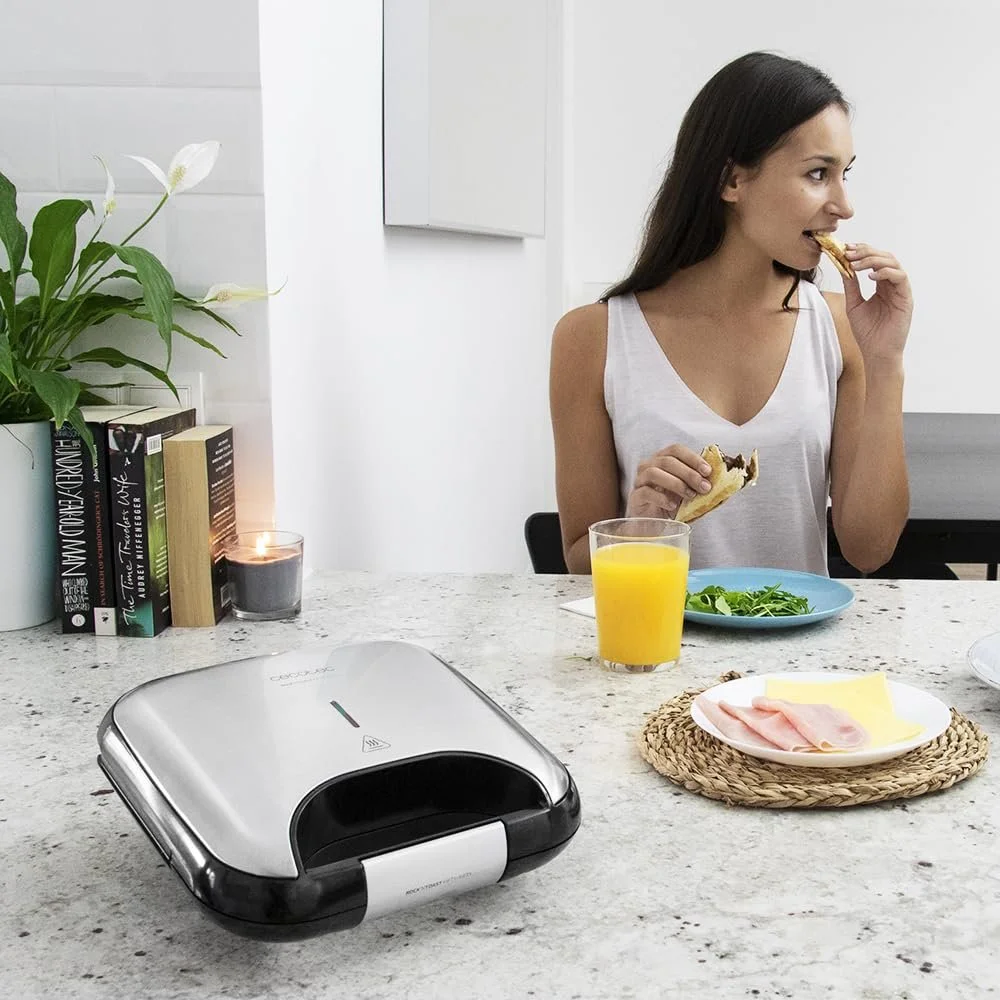 Сэндвичница Cecotec Rock'nToast Deep Classic 1000 Вт, увеличенная ширина, треугольные пластины, равномерная поджарка, фото №9 Сэндвичница Cecotec Rock'nToast Deep Classic 1000 Вт, увеличенная ширина, треугольные пластины, равномерная поджарка, фото №9