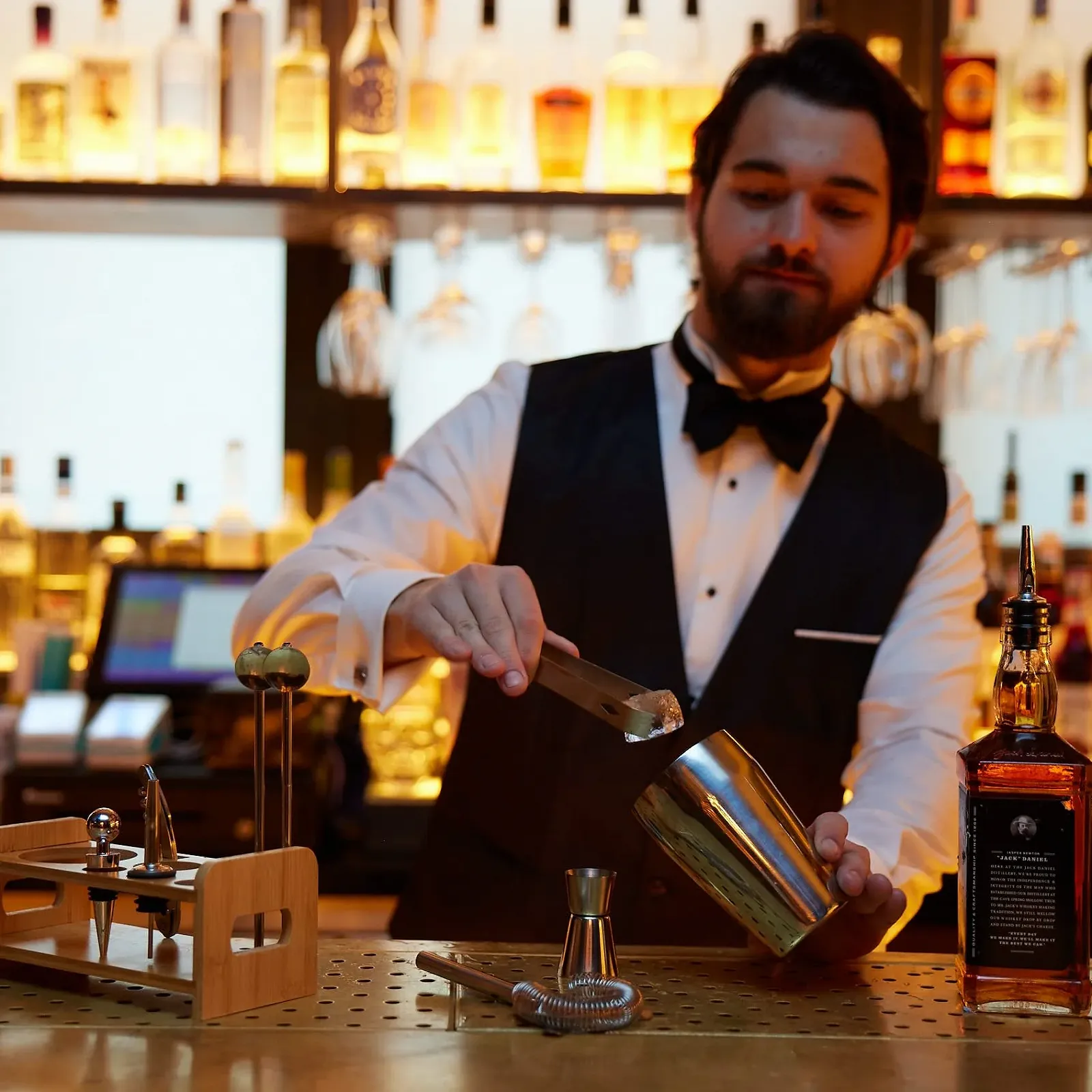 Набір для коктейлів Oak & Steel Professional з нержавіючої сталі, 13 предметів, з дерев'яною підставкою та книгою рецептів, фото №5 Набір для коктейлів Oak & Steel Professional з нержавіючої сталі, 13 предметів, з дерев'яною підставкою та книгою рецептів, фото №5