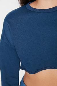 Толстовка TRENDYOL однотонная с круглым вырезом synthetic.ua - Фото 1