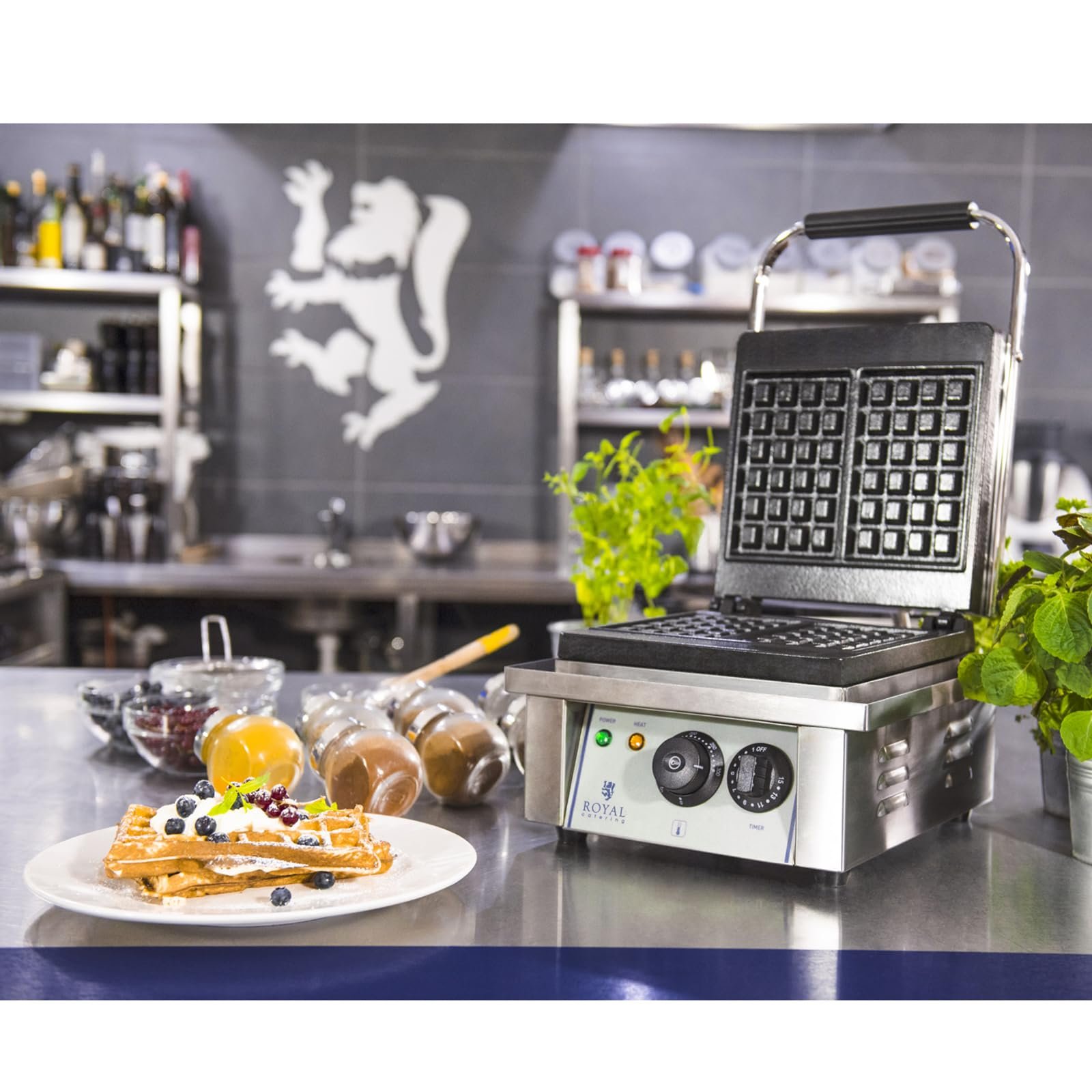 Електрична вафельниця Royal Catering RCWM-2000-E, 2 квадратні вафлі 10x17x3 см (ДxШxВ), 2000 Вт, фото №2