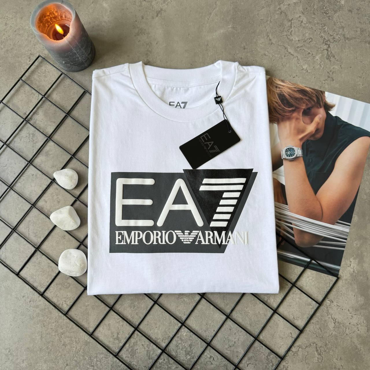 Футболка Emporio Armani EA7 брендовая мужская Емпорио Армани ЕА7 белая на лето для мужчины, фото №2