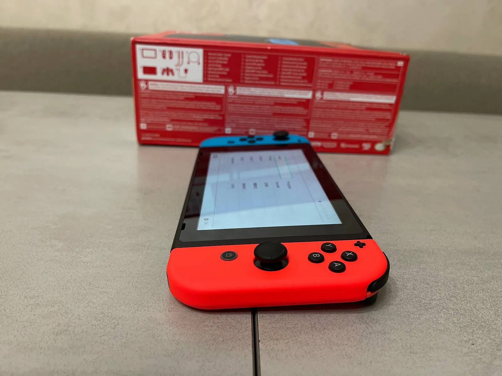 Портативна ігрова приставка Nintendo Switch HAC-001-01 Neon Blue-Red, нова, повний комплект, фото №7