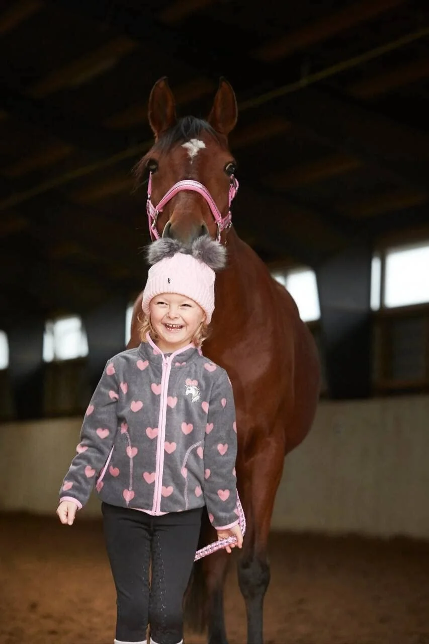 Вязана дитяча шапка Equipage Рожева з двома помпонами, фото №3 Вязана дитяча шапка Equipage Рожева з двома помпонами, фото №3