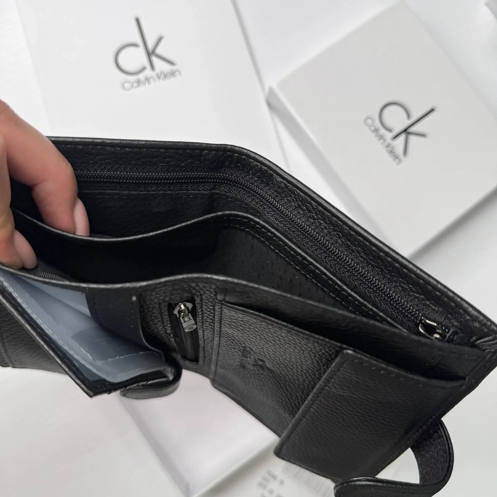 Мужской портмоне кожаный вертикальный на кнопке Calvin Klein, фото №10