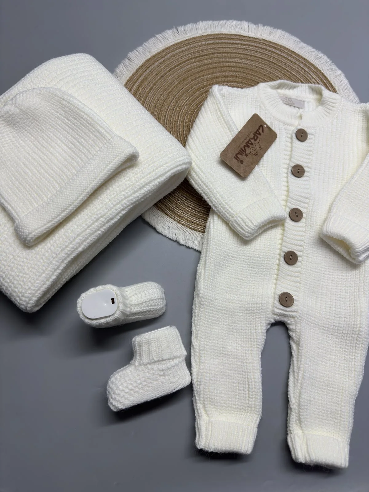 Комплект для новонародженого вʼязка молочний, фото №1