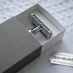 Т-образная бритва MÜHLE R89 Closed Comb Rosegold закрытый гребень synthetic.ua - Фото 1