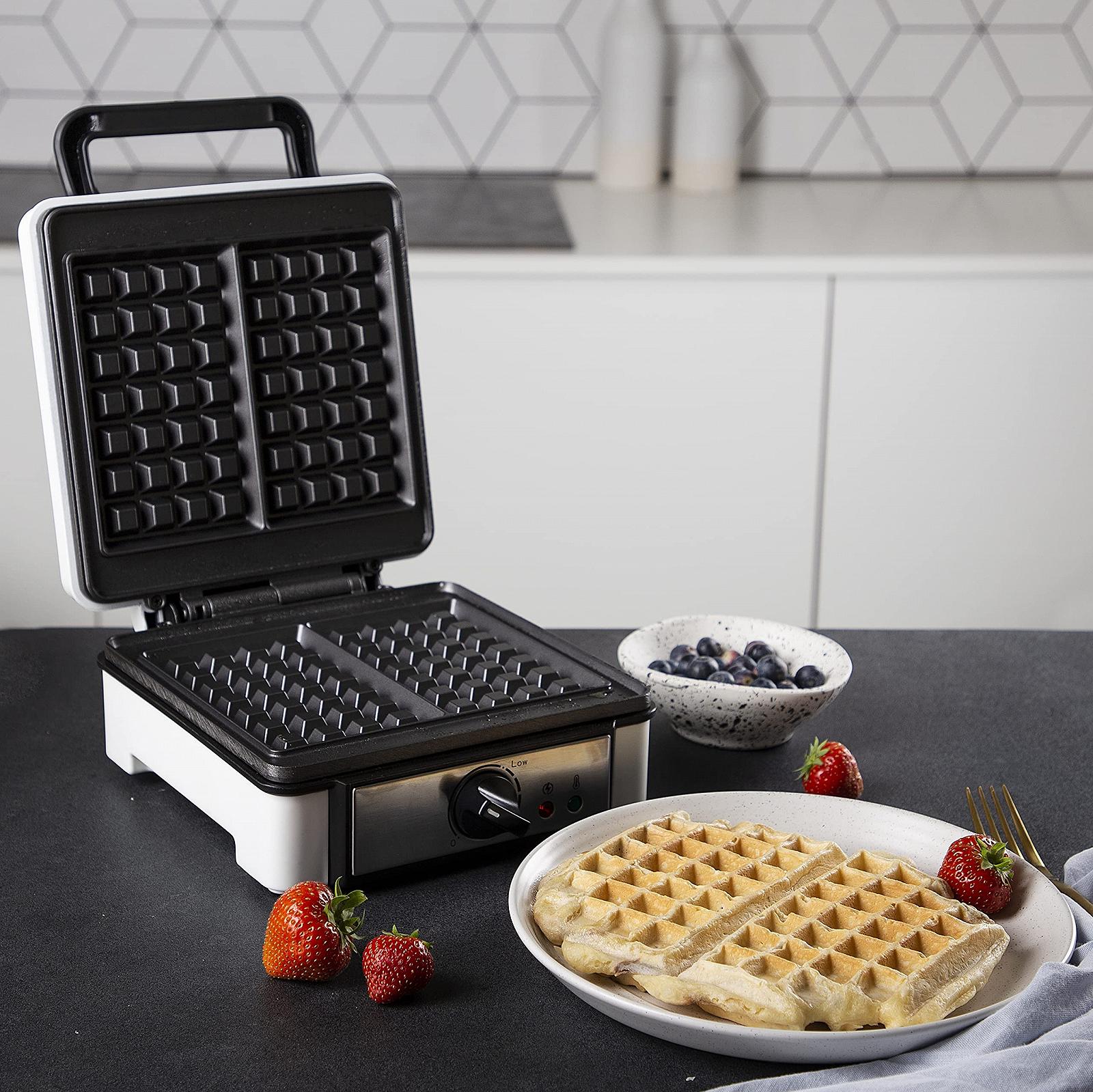 Вафельниця Princess Belgian Waffle Shape 132397 1200 Вт, довжина кабелю 0,7 метра, форма 19,8 x 19,8 см, антипригарне покриття, фото №2